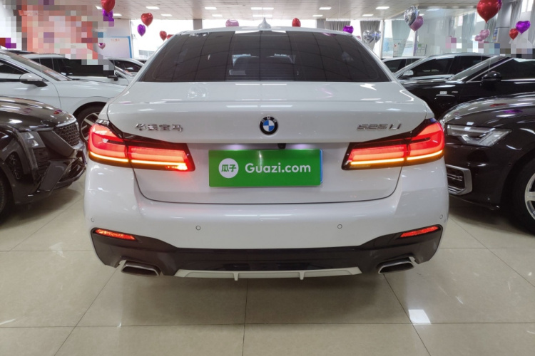 宝马5系 2022款 改款二 525Li M运动套装车身外观6