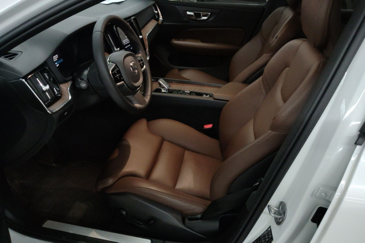 沃尔沃S60 2023款 B4 智远豪华版中控内饰19