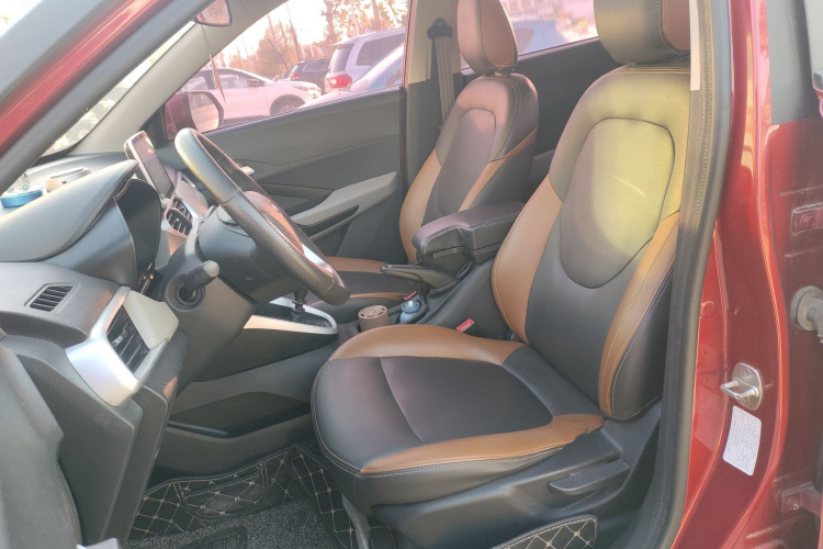 宝骏510 2017款 1.5L 手动舒适型中控内饰19