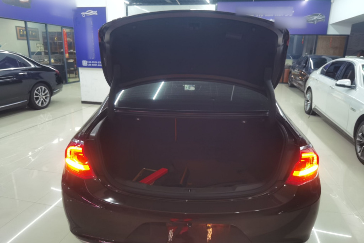 别克 君越 2016款 20T 精英型中控内饰23