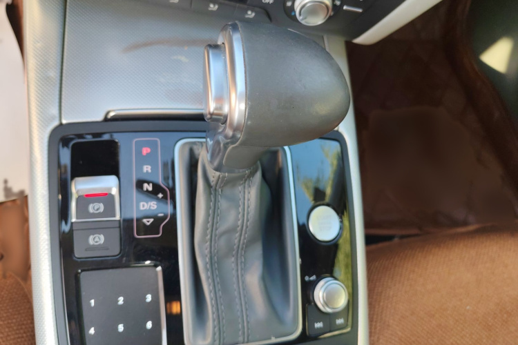 奥迪A6L 2014款 30 FSI 技术型局部细节18