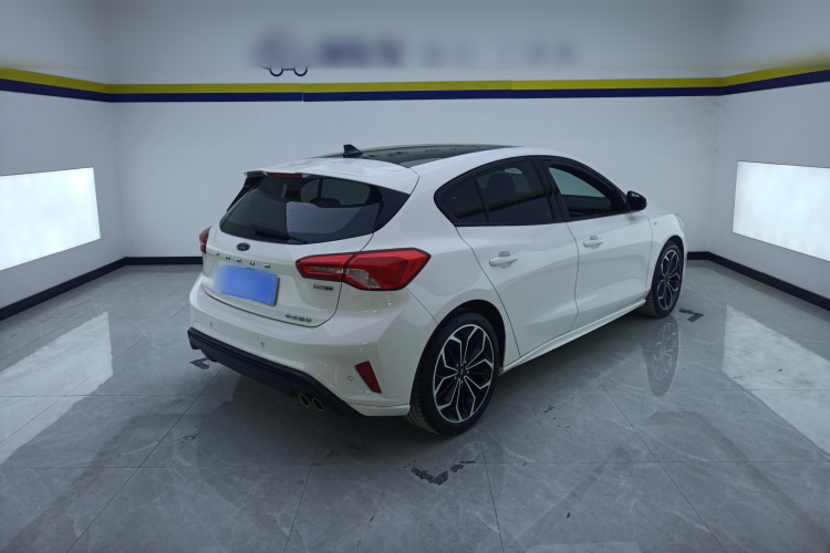 福特 福克斯 2021款 两厢 EcoBoost 180 自动ST Line车身外观7