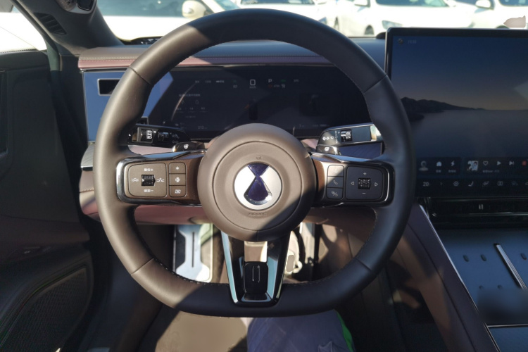 腾势Z9GT 2024款 1100四驱Ultra版局部细节13