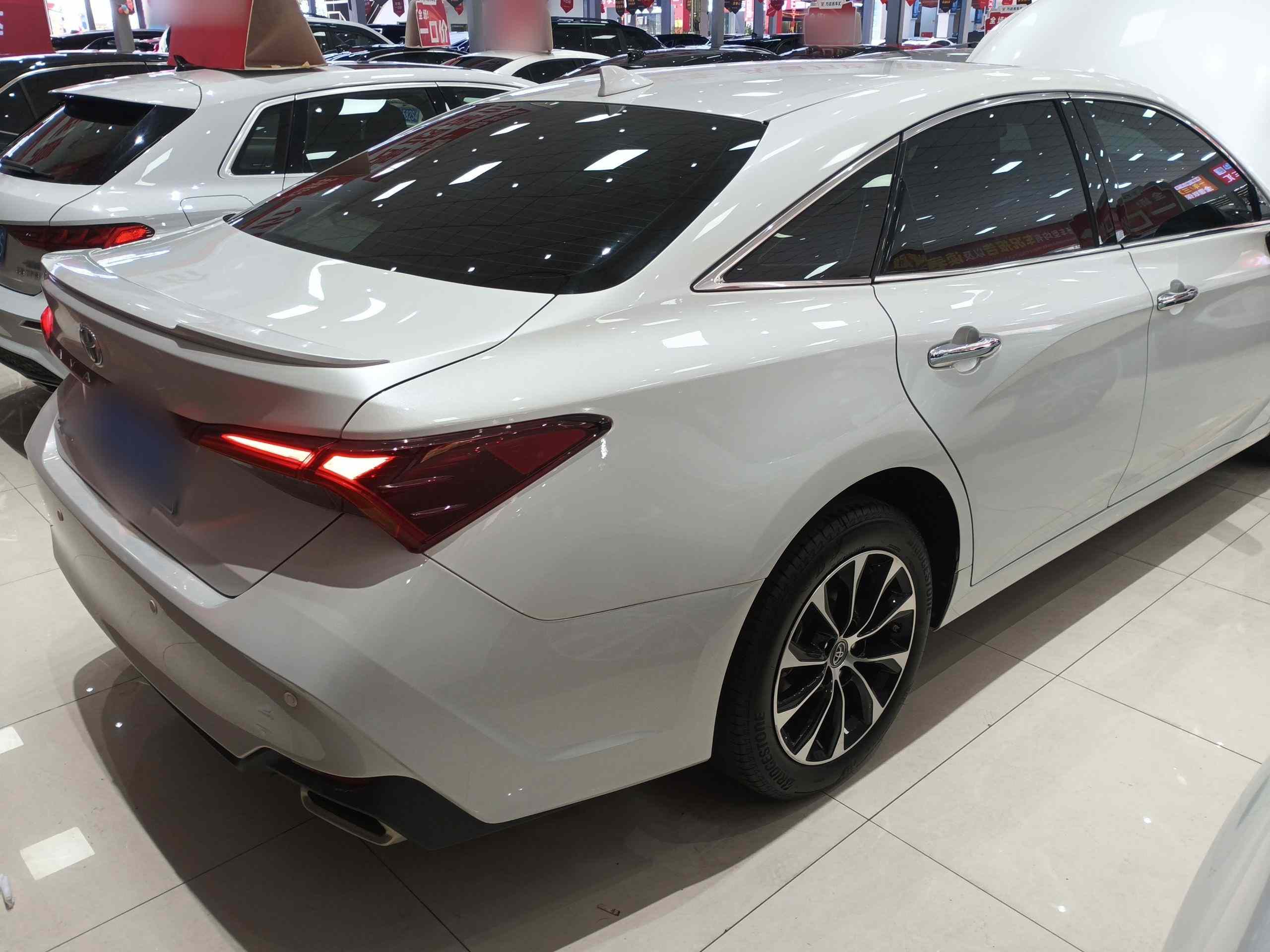 丰田 亚洲龙 2023款 2.5L 豪华版(4)