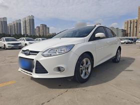 福特 福克斯 2012款 三厢 1.6L 自动风尚型