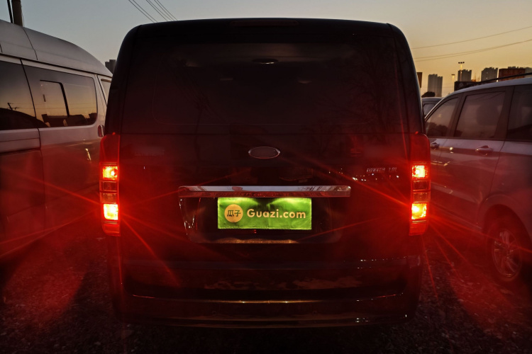 江淮瑞风 瑞风M3 2023款 PLUS 1.8L 9座智联版车身外观6