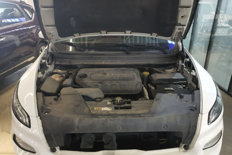 Jeep 自由光 2016款 2.4L 领先智能版机舱底盘24