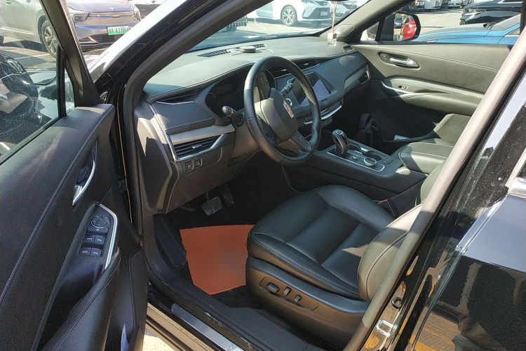凯迪拉克XT4 2018款 28T 两驱领先型中控内饰7003