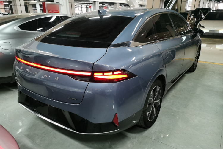 小鹏P5 2021款 550P车身外观7