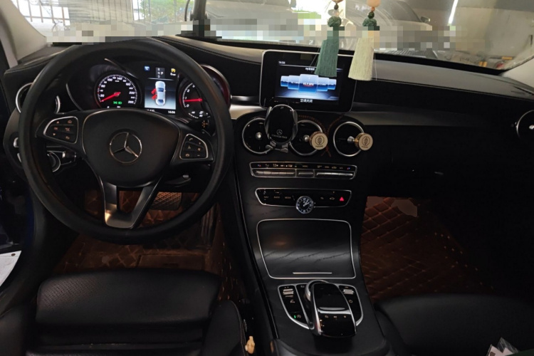 奔驰C级 2017款 改款 C 200 L 运动版中控内饰12