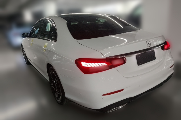 奔驰E级(进口) 2022款 E 300 时尚型运动版车身外观5