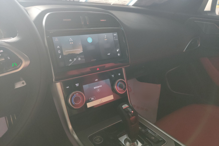 捷豹XEL 2024款 2.0T 250PS R-DYNAMIC S进取运动版中控内饰12