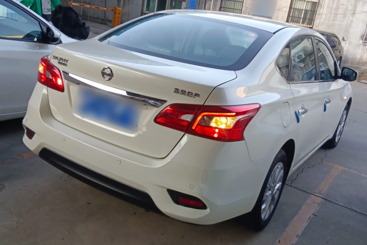 日产 轩逸 2022款 经典 1.6XE CVT舒适版车身外观7