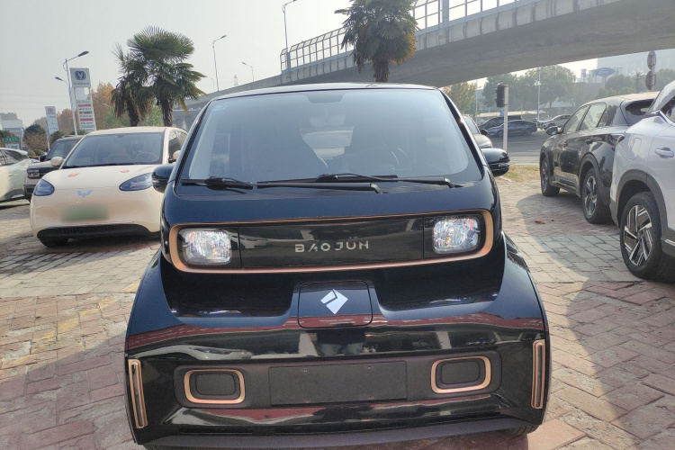 宝骏KiWi EV 2021款 设计师 三元锂车身外观2