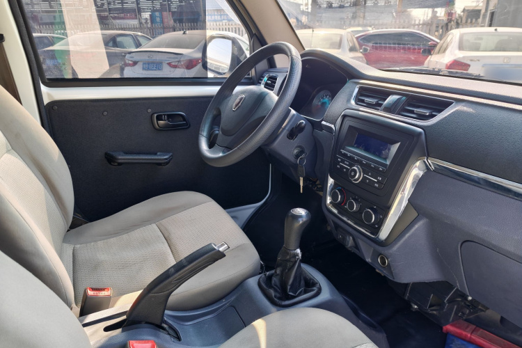 金杯 小海狮X30 2023款 1.5L 财富型客车5/6/7座无空调版SWC15M中控内饰7002