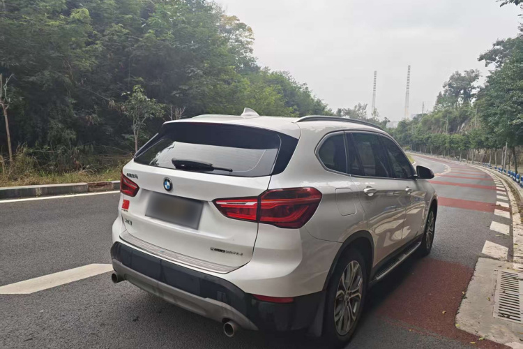 宝马X1 2019款 sDrive20Li 领先型车身外观6007