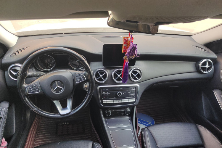 奔驰GLA 2017款 GLA 220 4MATIC 时尚型中控内饰7002