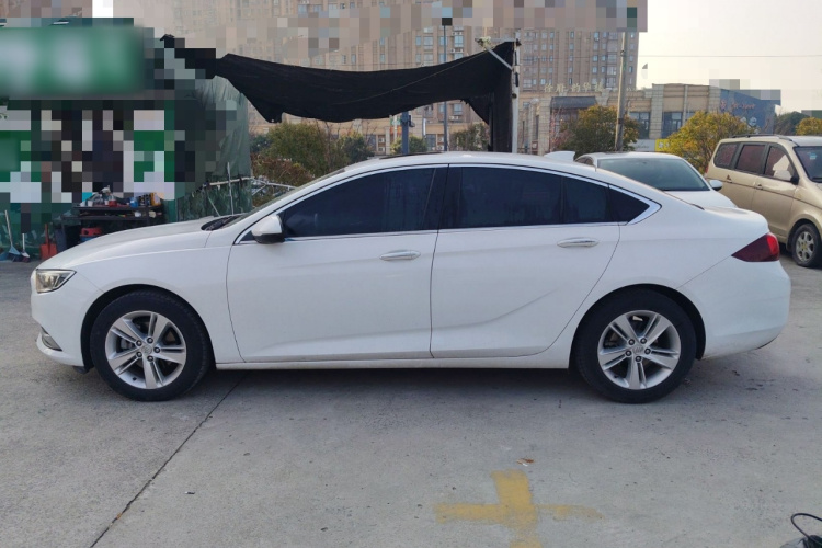 别克 君威 2017款 20T 精英型车身外观4