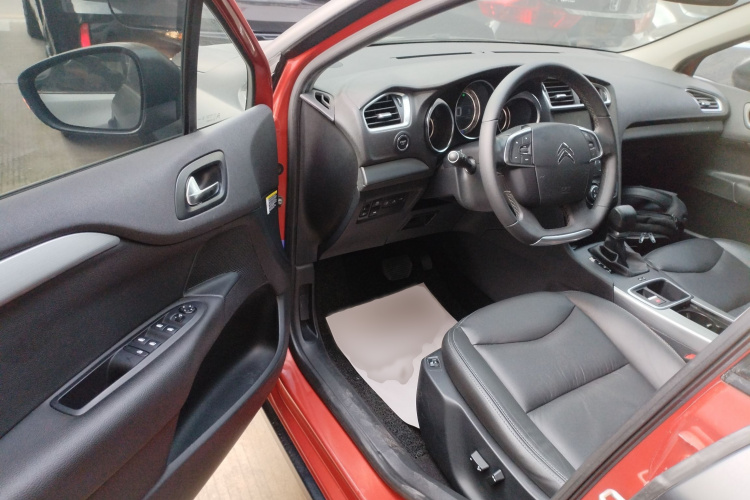 雪铁龙C4L 2016款 1.6T 自动精英型中控内饰7003