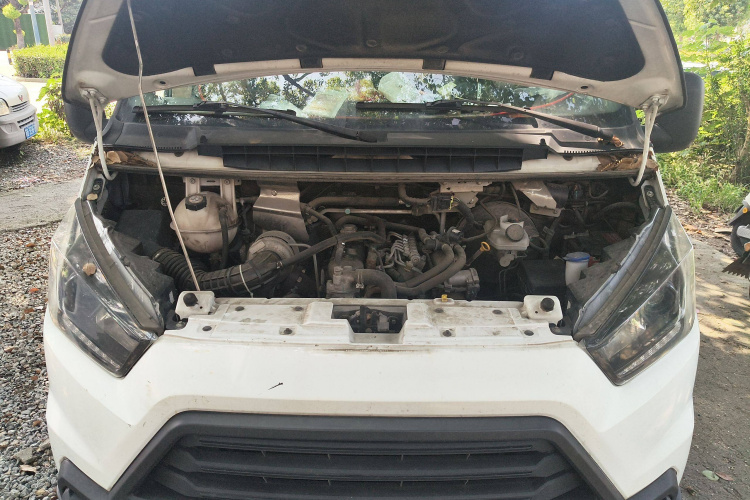 江铃 特顺 2019款 2.8T商运型长轴中顶7座后单胎国VI JX493局部细节24