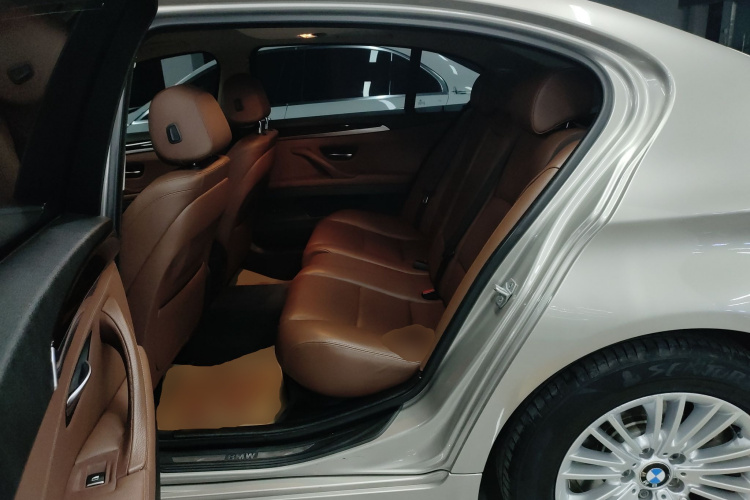 宝马5系 2014款 525Li 领先型中控内饰21