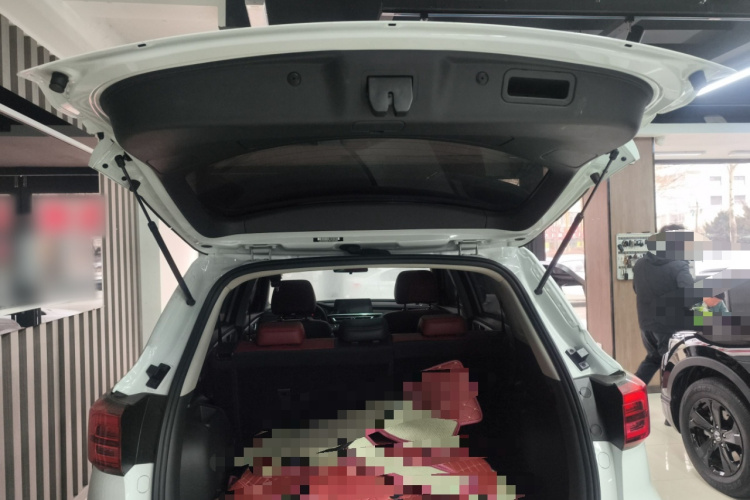 长安CS75 2023款 畅享版 1.5T DCT尊贵版机舱底盘23