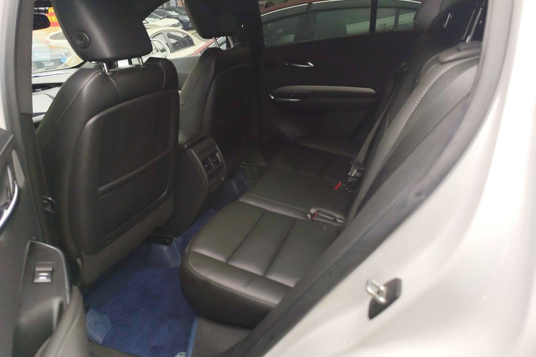 凯迪拉克XT4 2018款 28T 两驱领先型中控内饰21