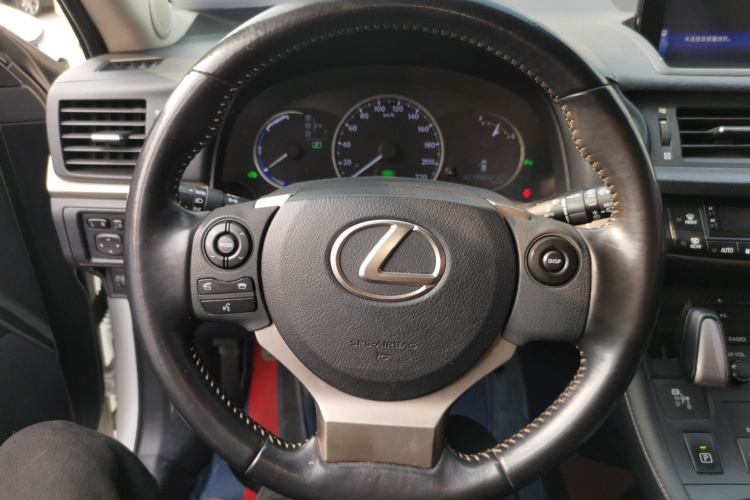 雷克萨斯CT 2014款 CT200h 舒适版 单色中控内饰13