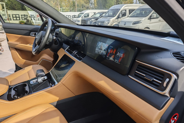 理想汽车 理想ONE 2021款 增程6座版中控内饰7006