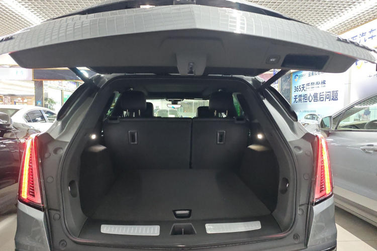 凯迪拉克XT5 2023款 2.0T 四驱尊贵型（至臻版）机舱底盘23