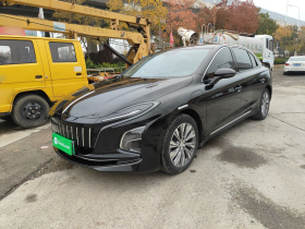 红旗E-QM5 2022款 431km 充电乐享版