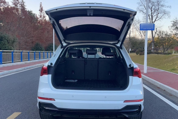 奥迪Q3 2023款 40 TFSI 时尚动感型局部细节23