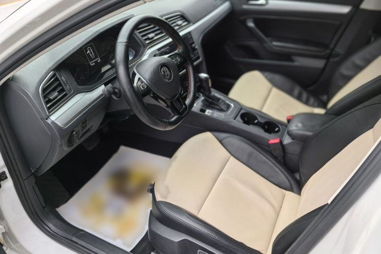 大众 凌渡 2019款 230TSI DSG风尚版 国VI中控内饰7001