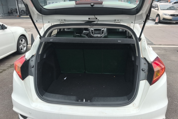 长安 逸动 2016款 XT 1.6L 手动俊酷型机舱底盘23