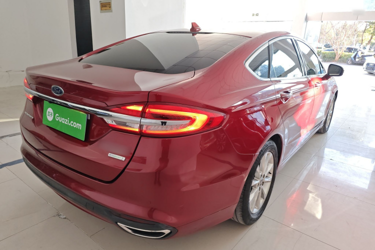 福特 蒙迪欧 2017款 EcoBoost 180 时尚型车身外观7