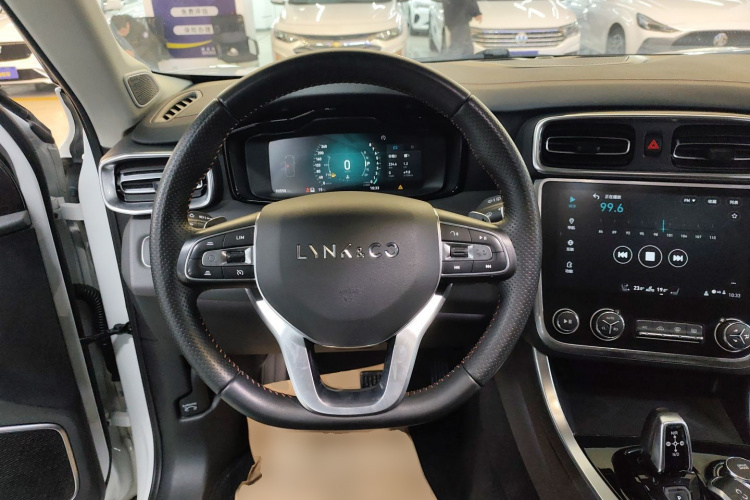 领克01 2017款 2.0T 四驱劲Pro版中控内饰13