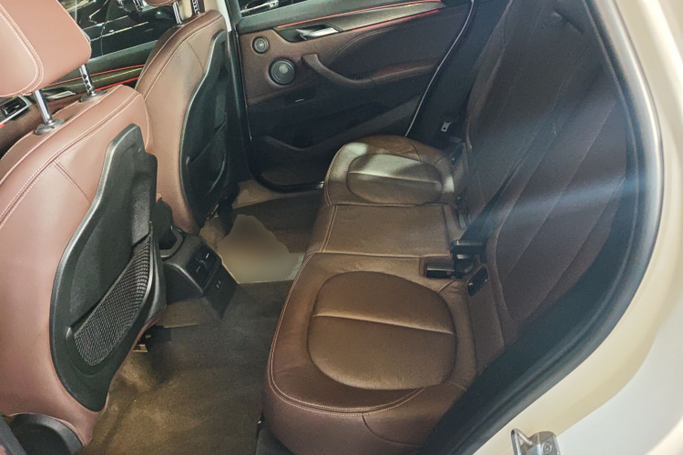 宝马X1 2019款 xDrive20Li 尊享型中控内饰7004