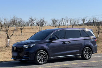 荣威iMAX8 2021款 400TGI Supreme系列尊荣版