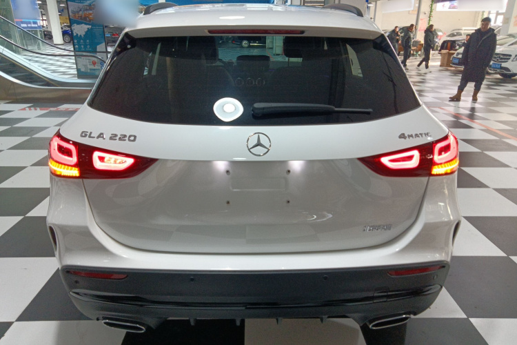 奔驰GLA 2022款 GLA 220 4MATIC车身外观6