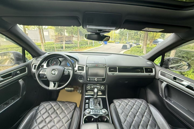 大众 途锐 2017款 3.0TSI 远征版中控内饰7001