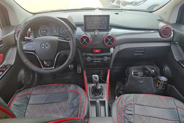 北京汽车 绅宝X25 2015款 1.5L 手动精英型中控内饰7002