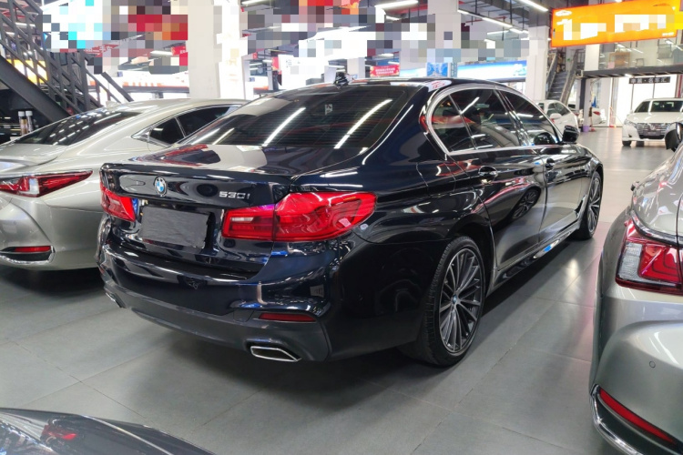 宝马5系 2020款 530Li 领先型 M运动套装车身外观7