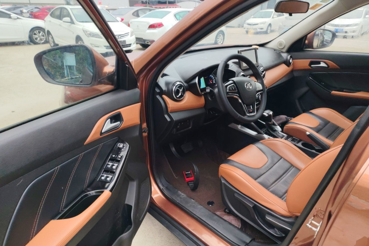 北京汽车 绅宝X35 2016款 1.5L 自动豪华版中控内饰20