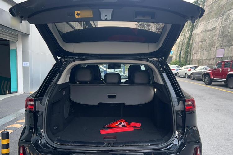 星途凌云 2023款 400T 两驱星尊版机舱底盘23