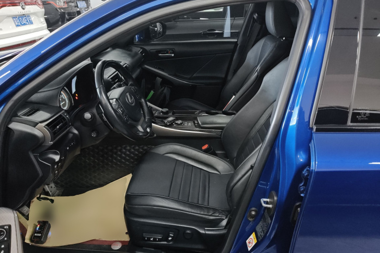 雷克萨斯IS 2017款 300 F SPORT版中控内饰7003