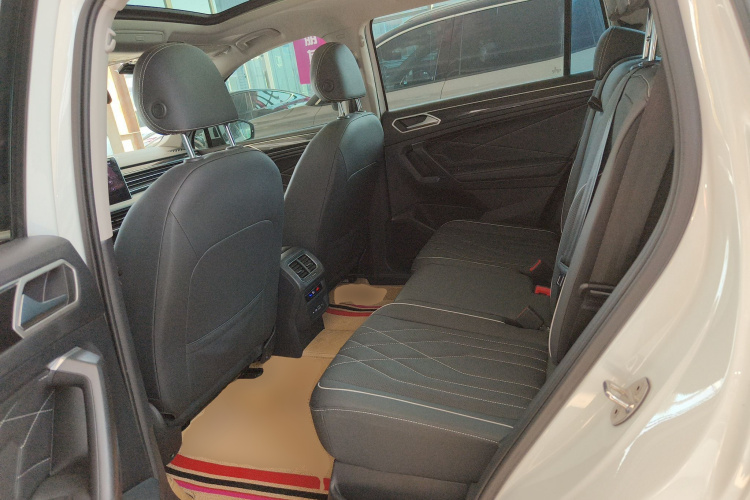 大众 途观L新能源 2023款 430PHEV 插电混动尊贵版中控内饰21