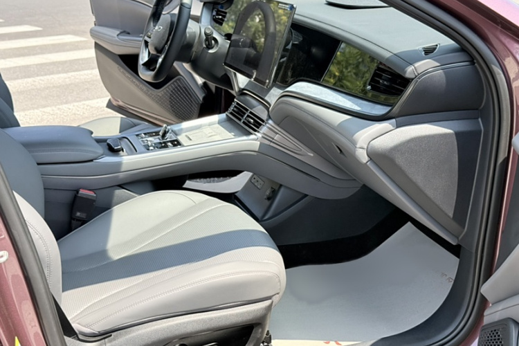 比亚迪 海豹 2024款 荣耀版 DM-i 1.5L 121km 豪华型局部细节41