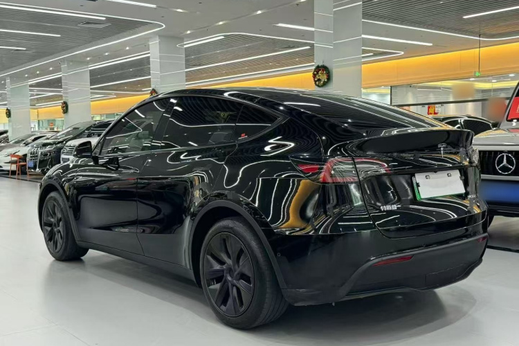 特斯拉 Model Y 2023款 后轮驱动版车身外观6004