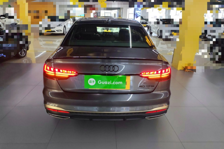 奥迪A4L 2024款 40 TFSI quattro RS套件燃速型车身外观6