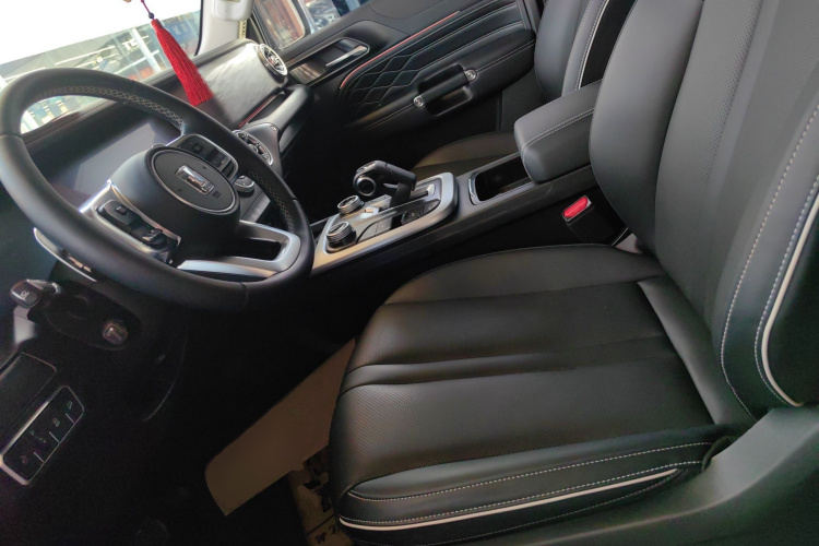 坦克300 2023款 越野版 2.0T 征服者中控内饰19